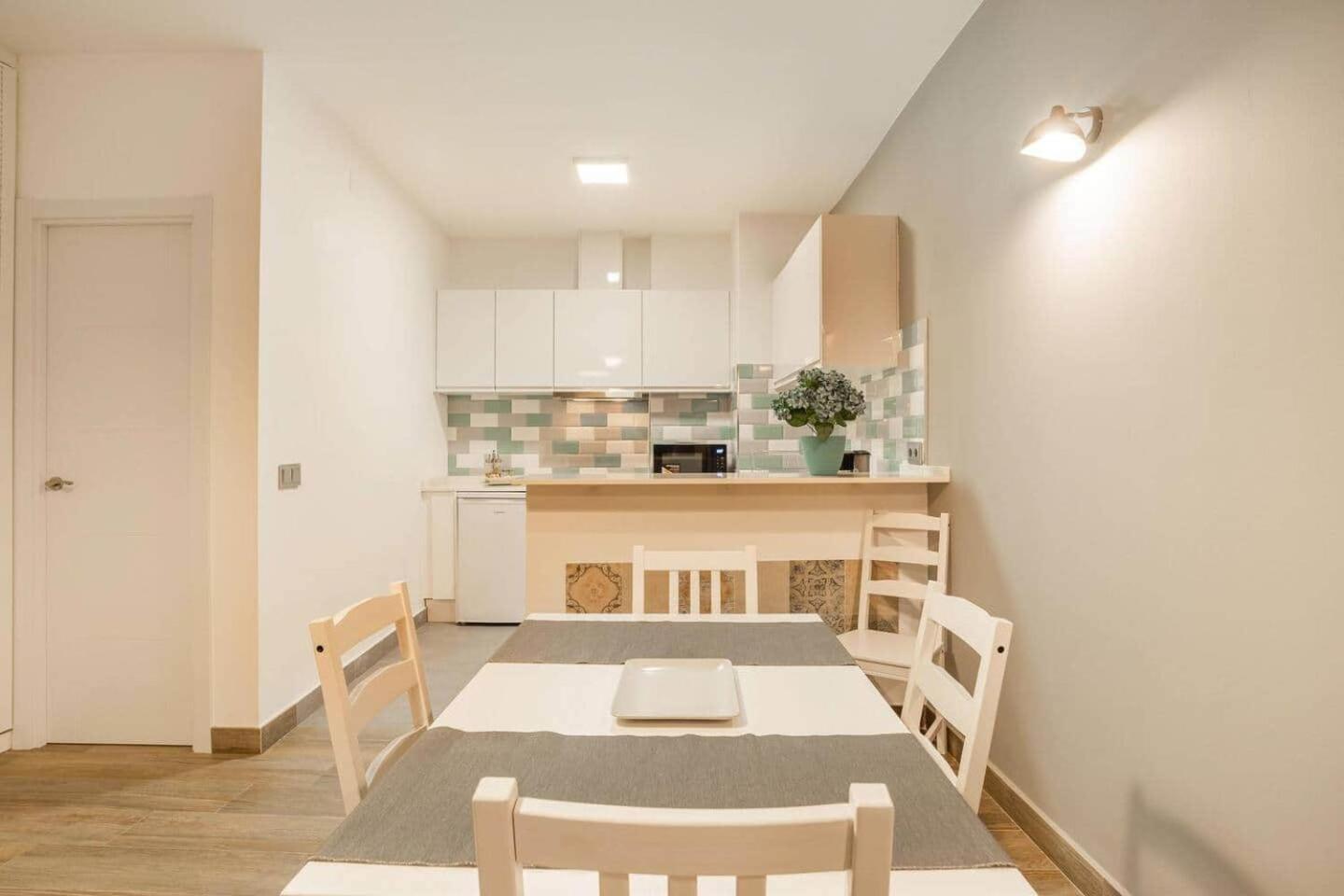 La Pimentera Central Apartments - Con Patio Privado マルベーリャ エクステリア 写真